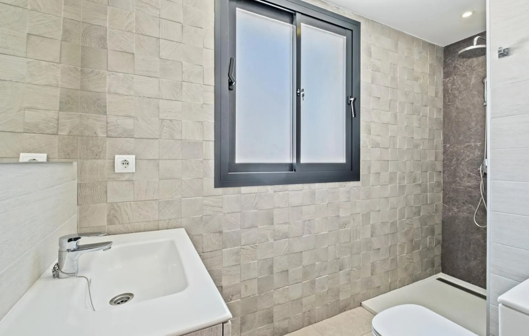 פואנגירולה Amazing Villa In El Faro ספרד